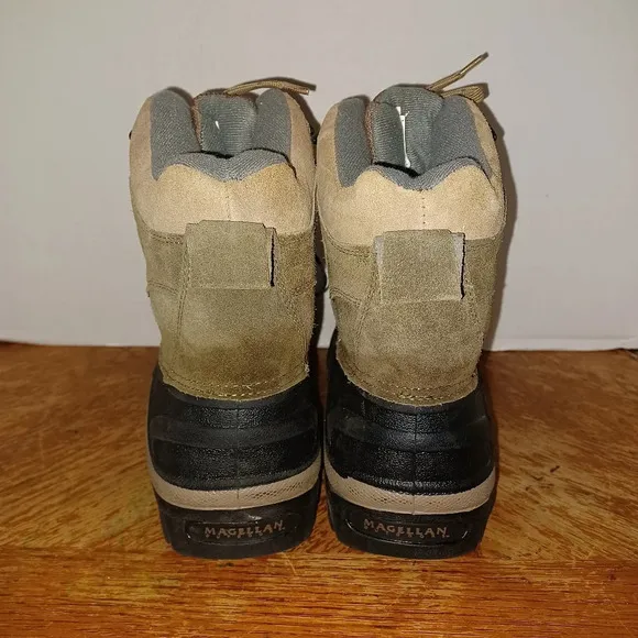 Magellan Outdoors Mens Thinsulate Winter Boots Black Green Mens 7 PAC Boots. New