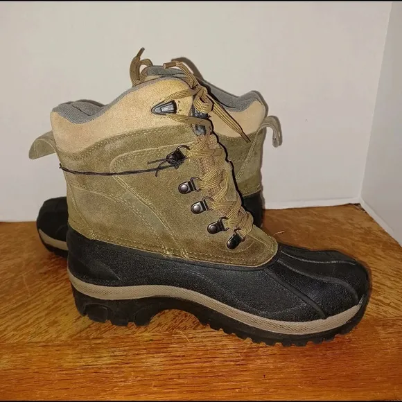 Magellan Outdoors Mens Thinsulate Winter Boots Black Green Mens 7 PAC Boots.