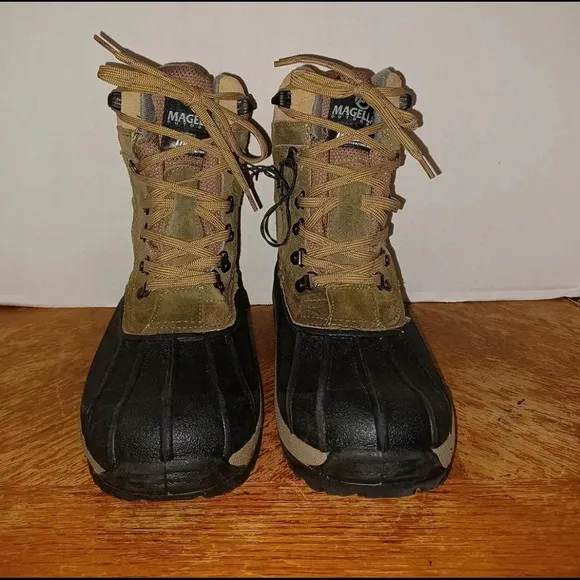 Magellan Outdoors Mens Thinsulate Winter Boots Black Green Mens 7 PAC Boots.