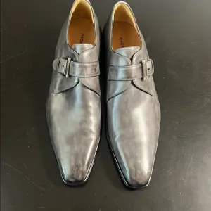 Magnanni Gray Leather Oxfords Sleek Formal Design