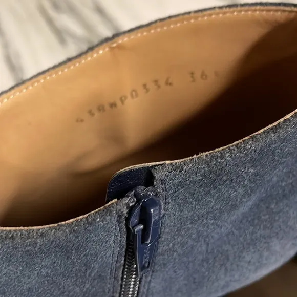 Maison Martin Margiela Blue Suede Peep-toe heel, side zip size 36.5 (6.5)