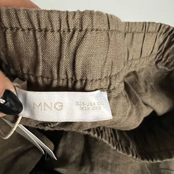 Mango - Women's, Linen Shorts - Khaki. Size: XXL. NWT. (1116)