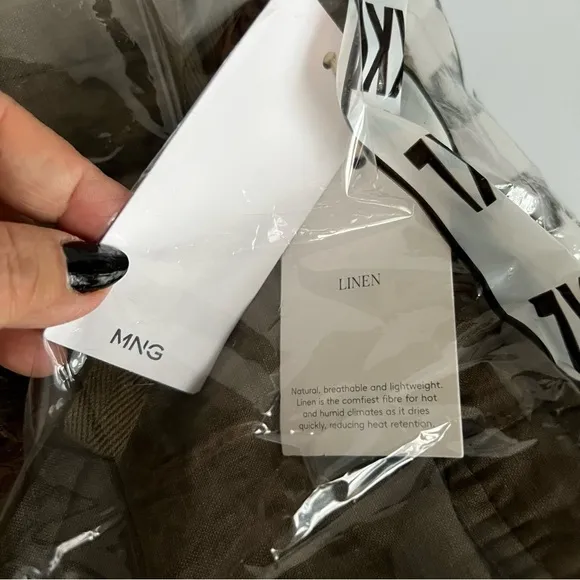 Mango - Women's, Linen Shorts - Khaki. Size: XXL. NWT. (1116)