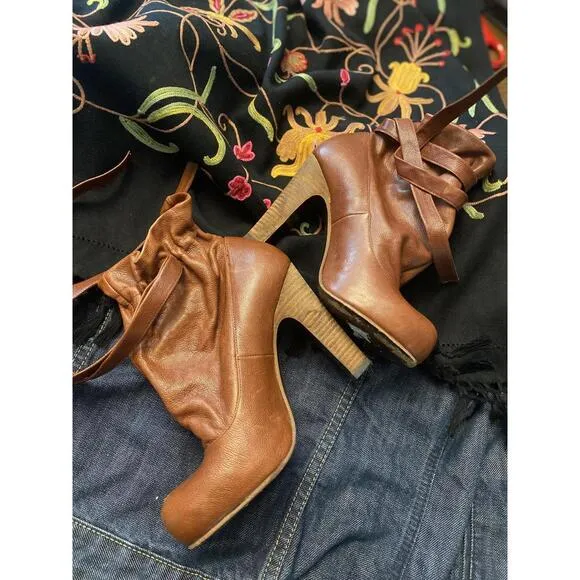 Marc by Marc Jacobs Chic Brown Heeled Ankle Boots with Ruffled Design