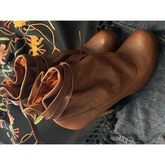 Marc by Marc Jacobs Chic Brown Heeled Ankle Boots with Ruffled Design