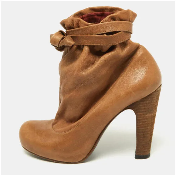 Marc by Marc Jacobs Chic Brown Heeled Ankle Boots with Ruffled Design