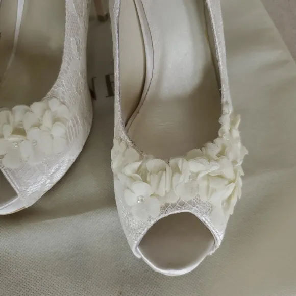 Menbur Novia REA Women's Ivory Heels Wedding Bridal Floral Lace Size 40