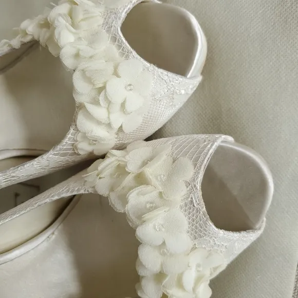 Menbur Novia REA Women's Ivory Heels Wedding Bridal Floral Lace Size 40