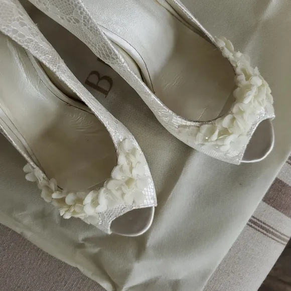Menbur Novia REA Women's Ivory Heels Wedding Bridal Floral Lace Size 40