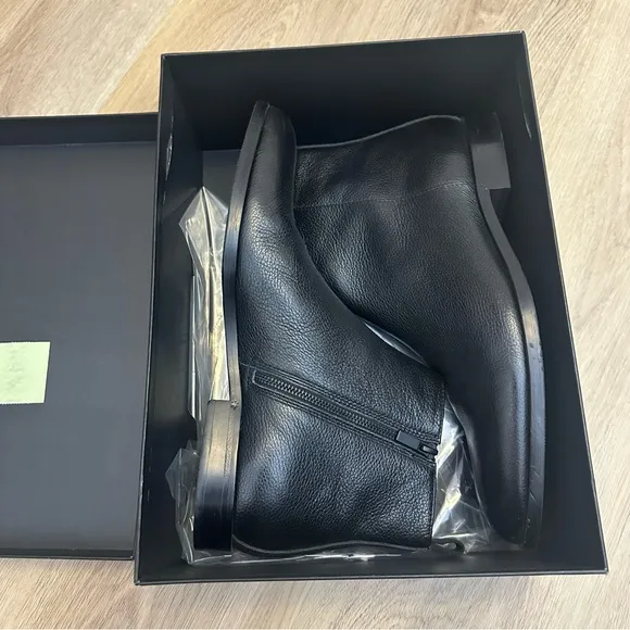 Men’s Hugo Boss Modern Zip Black Leather Boots size 10.5