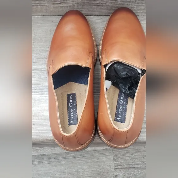 Men's leather Ashton Grey slip in dress shoes size 8 - NWNT