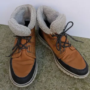 Men's Sorel Size 10 Tan / Orange and Black Waterproof Winter Boots