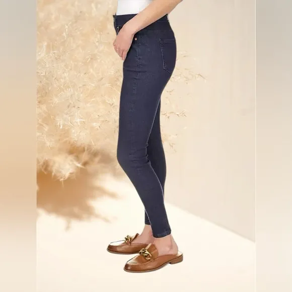 Michael Kors Dark Rinse 5 Pocket Mid Rise Skinny Jeans in Size 16