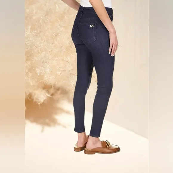 Michael Kors Dark Rinse 5 Pocket Mid Rise Skinny Jeans in Size 16