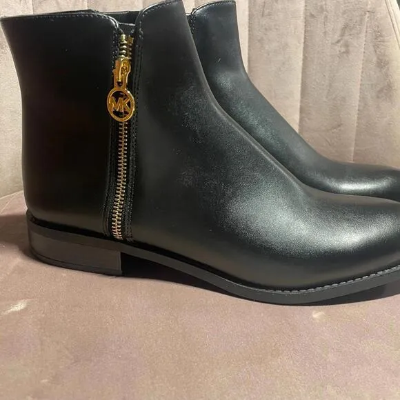MICHAEL Michael Kors black booties size 9.5