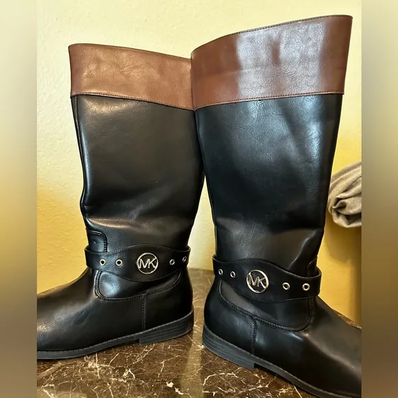 Micheal Kors leather winter boots