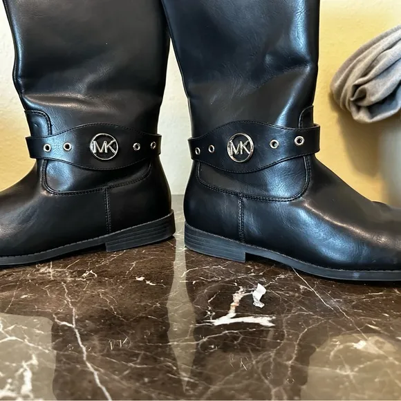 Micheal Kors leather winter boots