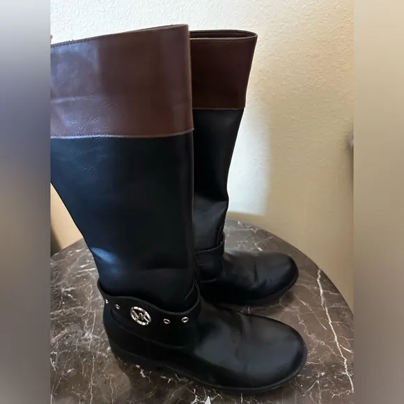 Micheal Kors leather winter boots
