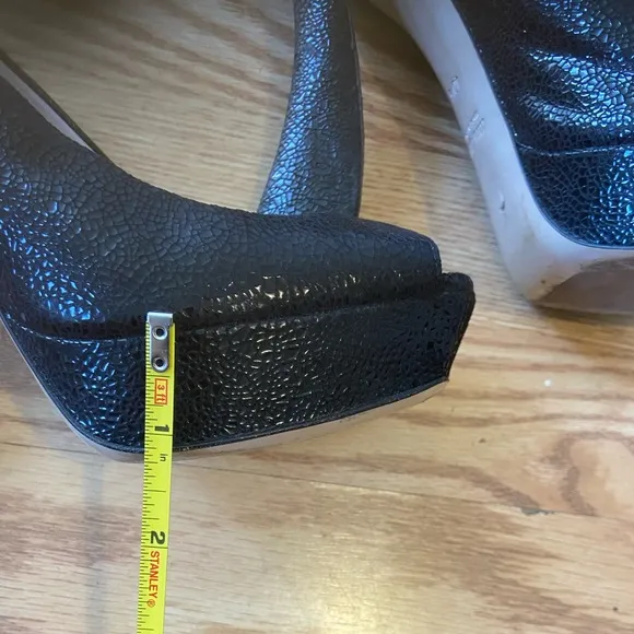 Miu Miu Black Heeled Shoes Elegant Design Size 40.5No box no bag