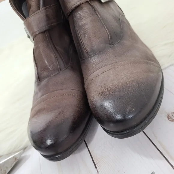Miz Mooz Siggy ankle boots Espresso Brown leather with buckle size 41 wide