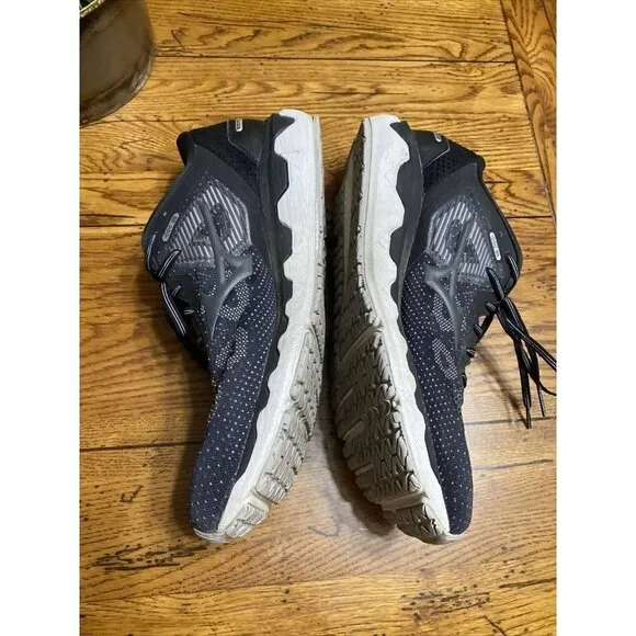 MIZUNO Men's Wave Horizon 5 in Black Size 13
