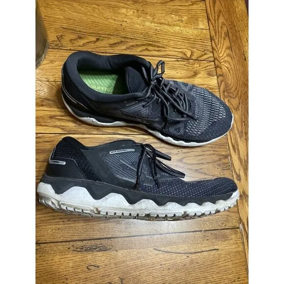 MIZUNO Men's Wave Horizon 5 in Black Size 13