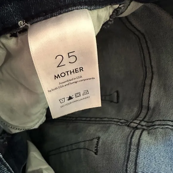 MOTHER Jeans THE STASH SWOONER ANKLE FRAY in Chick Flick