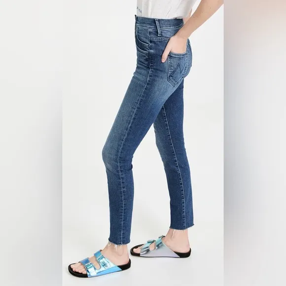 MOTHER Jeans THE STASH SWOONER ANKLE FRAY in Chick Flick