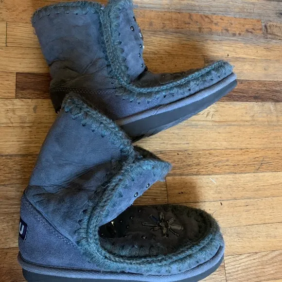 Mou studded suede moccasin boots size 36 vguc
