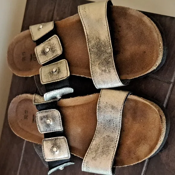Naot Ashley  Distressed Gold Leather and Black Slide Sandals Rhinestone Sz39 EUC