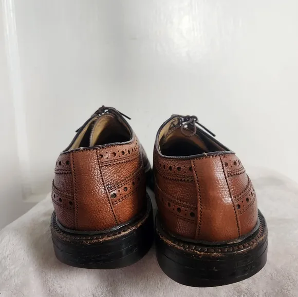 Nettleton Brown Wingtip Dress Shoes Oxfords Lace Up Mens Sz 8.5D Almond Toe EUC