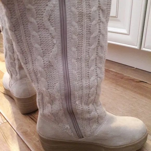 NEW ATITUDE Audrina SUEDE wedge boots WOMEN'S SZ 7