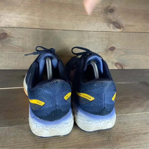 new balance 880 V12 mens size 9 shoes blue athletic running sneakers