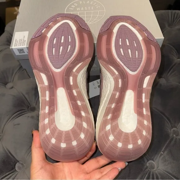 New Big Kid’s Size 6 Adidas Ultra Boost 22 'Magic Mauve' Sneakers