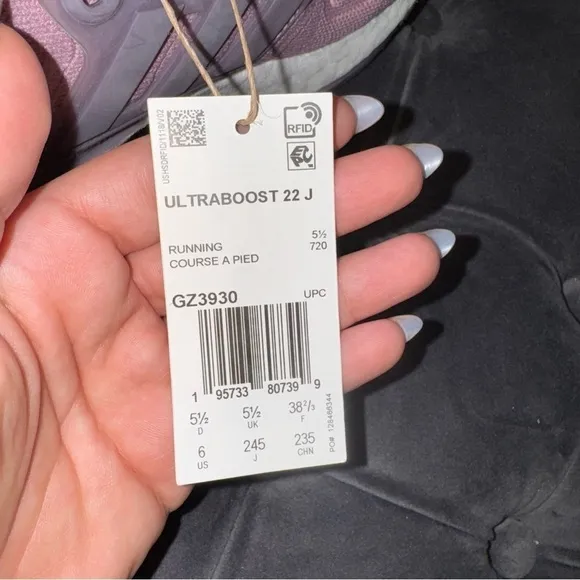 New Big Kid’s Size 6 Adidas Ultra Boost 22 'Magic Mauve' Sneakers