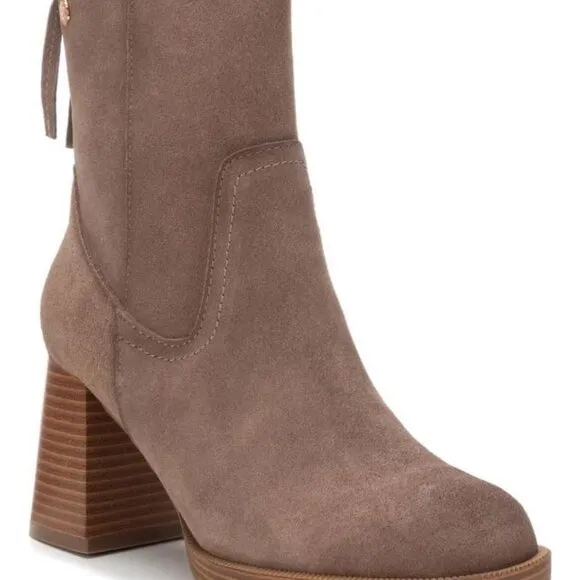 NEW CARMELA Suede High Heel Zipper Booties Taupe FOR WOMEN 121mn