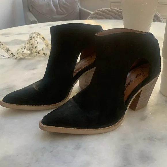 NEW FREE PEOPLE WILDER BOOTIE  Black Suede Leather Ankle Boots 37 / 6-7