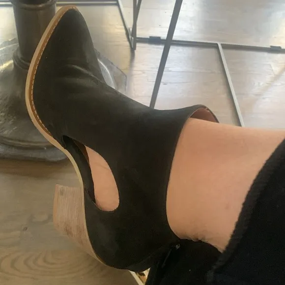 NEW FREE PEOPLE WILDER BOOTIE  Black Suede Leather Ankle Boots 37 / 6-7