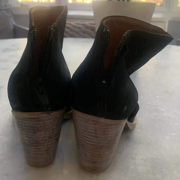 NEW FREE PEOPLE WILDER BOOTIE  Black Suede Leather Ankle Boots 37 / 6-7