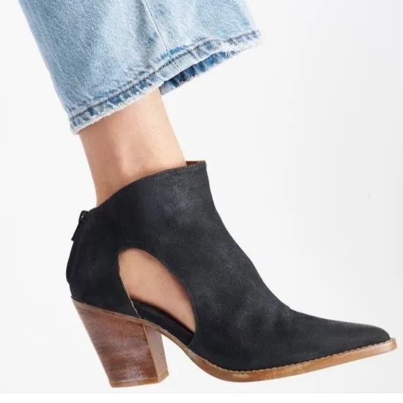 NEW FREE PEOPLE WILDER BOOTIE  Black Suede Leather Ankle Boots 37 / 6-7