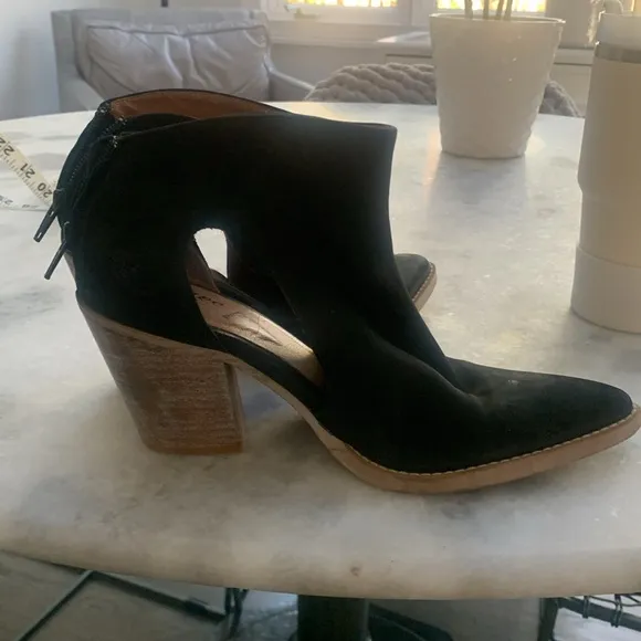 NEW FREE PEOPLE WILDER BOOTIE  Black Suede Leather Ankle Boots 37 / 6-7