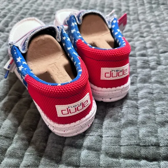 NEW Hey Dude Wally Sox Tri American Pride Patriotic Shoes Sneakers Men's Sz 7‎