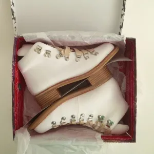 New In Box Jeffrey Campbell Nazko White Ankle Lace Up Boots Women Size US 8.5M
