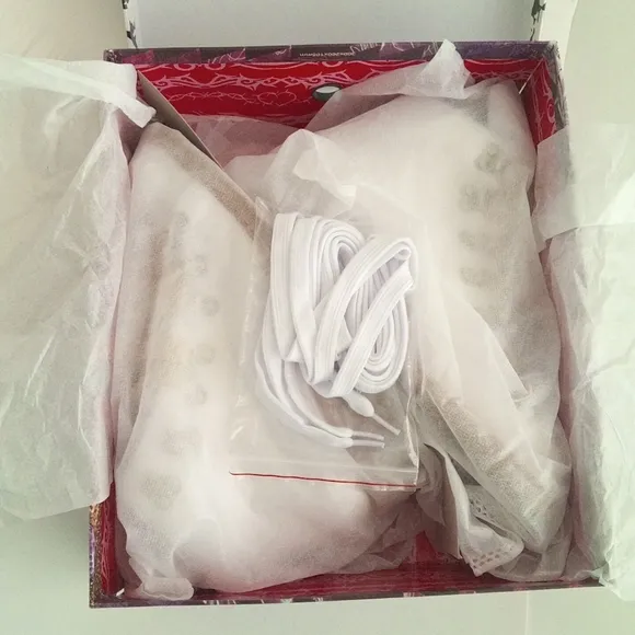 New In Box Jeffrey Campbell Nazko White Ankle Lace Up Boots Women Size US 8.5M