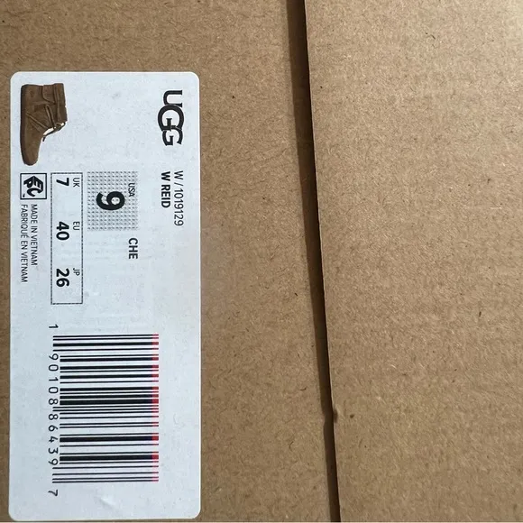 NEW in box UGG women’s Tan Suede Boots size 9