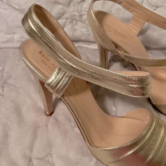 NEW KATE SPADE HELEN METALLIC GOLD STRAPPY HEEL