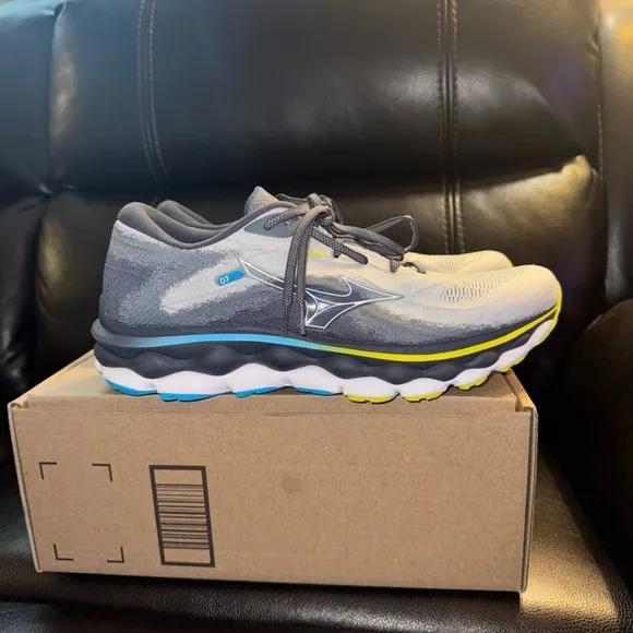 New Mizuno Wave Sky 07 411411.5F00 Gray Running Shoes Sneakers  Men’s 11.5