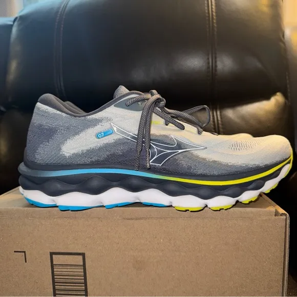 New Mizuno Wave Sky 07 411411.5F00 Gray Running Shoes Sneakers  Men’s 11.5