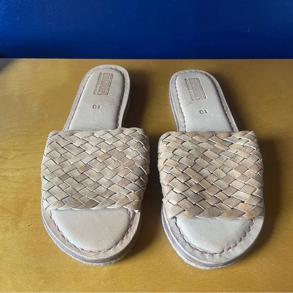 NEW Mohinders Woven Tan Slide Sandals in honey leather open toe fits size 9