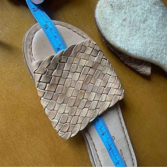 NEW Mohinders Woven Tan Slide Sandals in honey leather open toe fits size 9